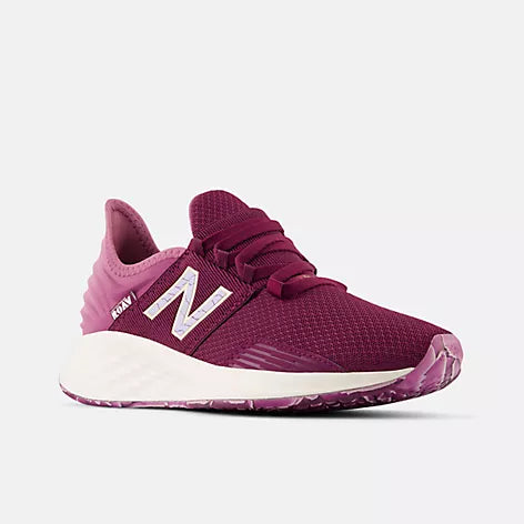 New Balance Women Fresh Foam Roav Casual Shoes on www.NeosSports.com